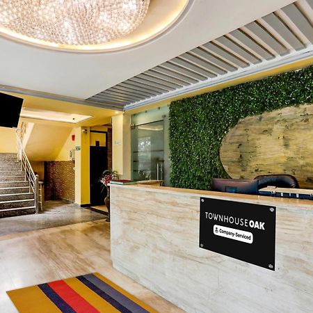 Super Townhouse Oak Pacify Hills Hotell Rājpur Exteriör bild